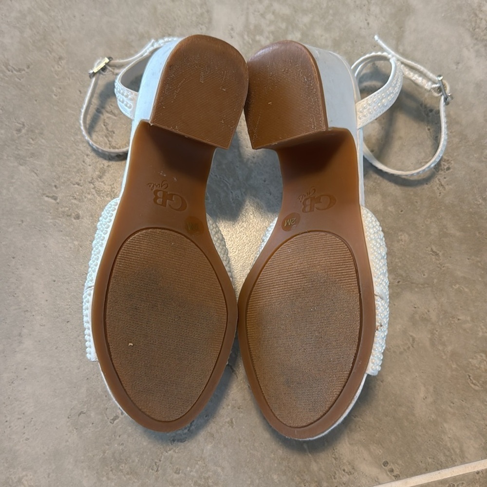 GB Girls White Sandals with Pearl Accent - Picture 7 of 7